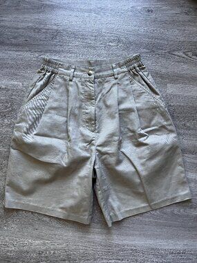 Essential Elements Pleated Shorts Size 6